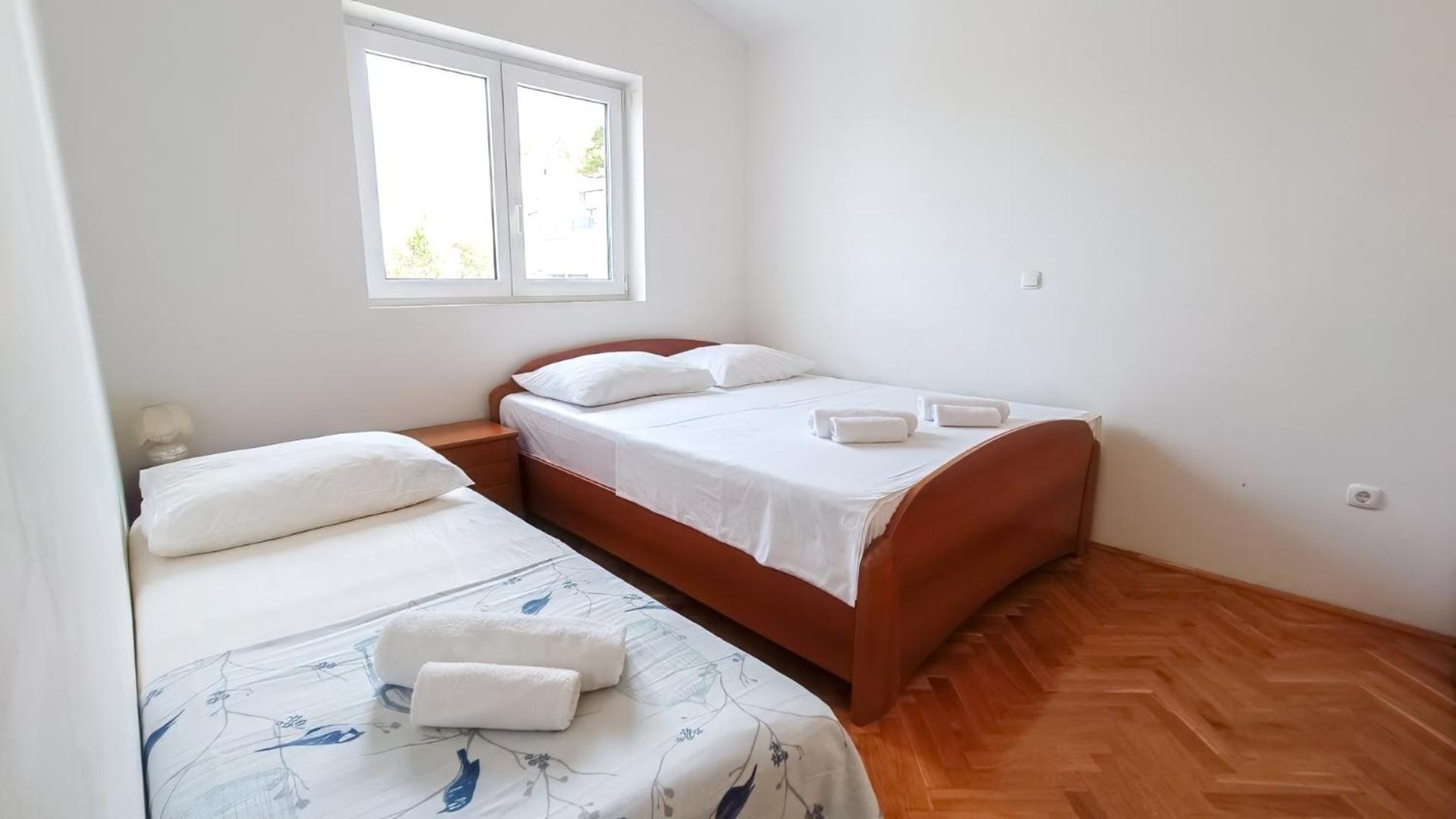 Apartment Huanita Promajna Bagian luar foto