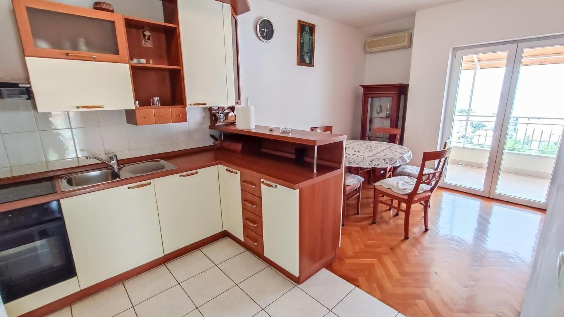 Apartment Huanita Promajna Bagian luar foto