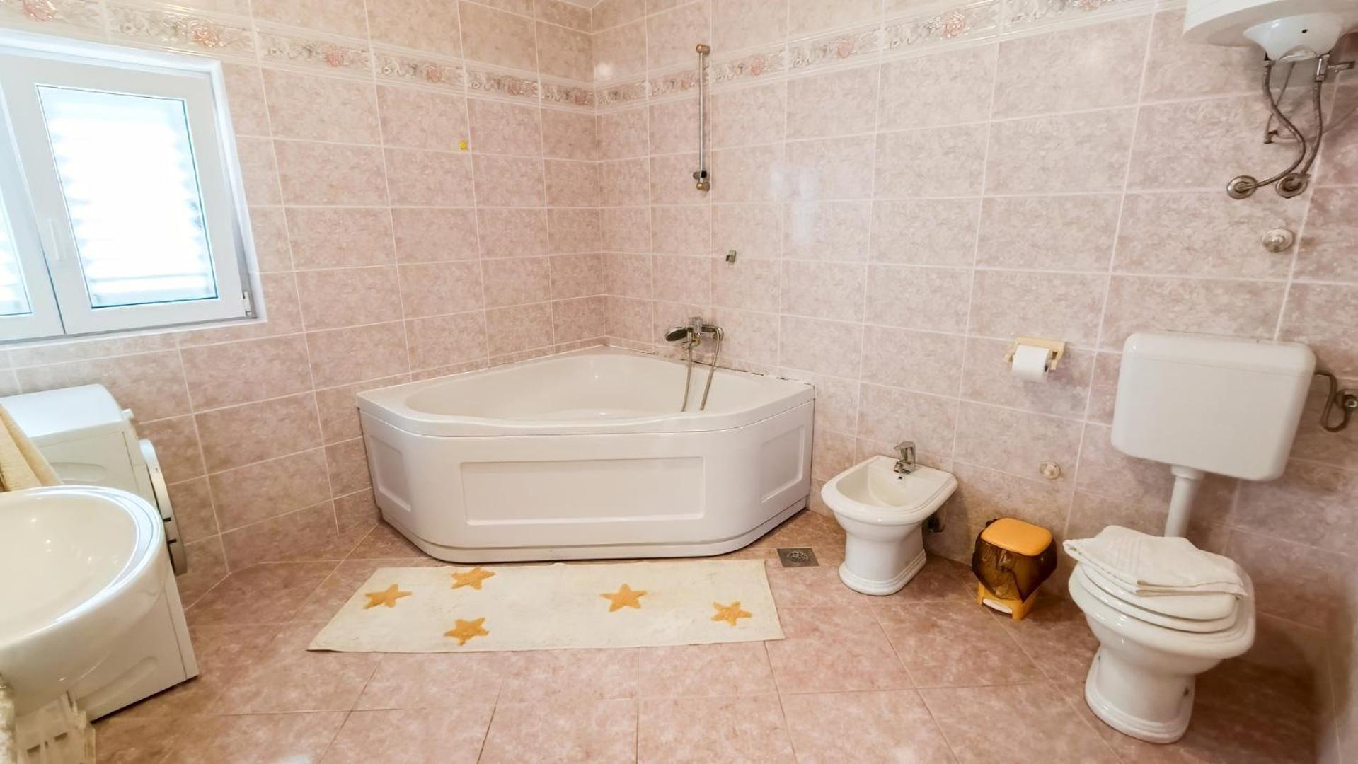 Apartment Huanita Promajna Bagian luar foto