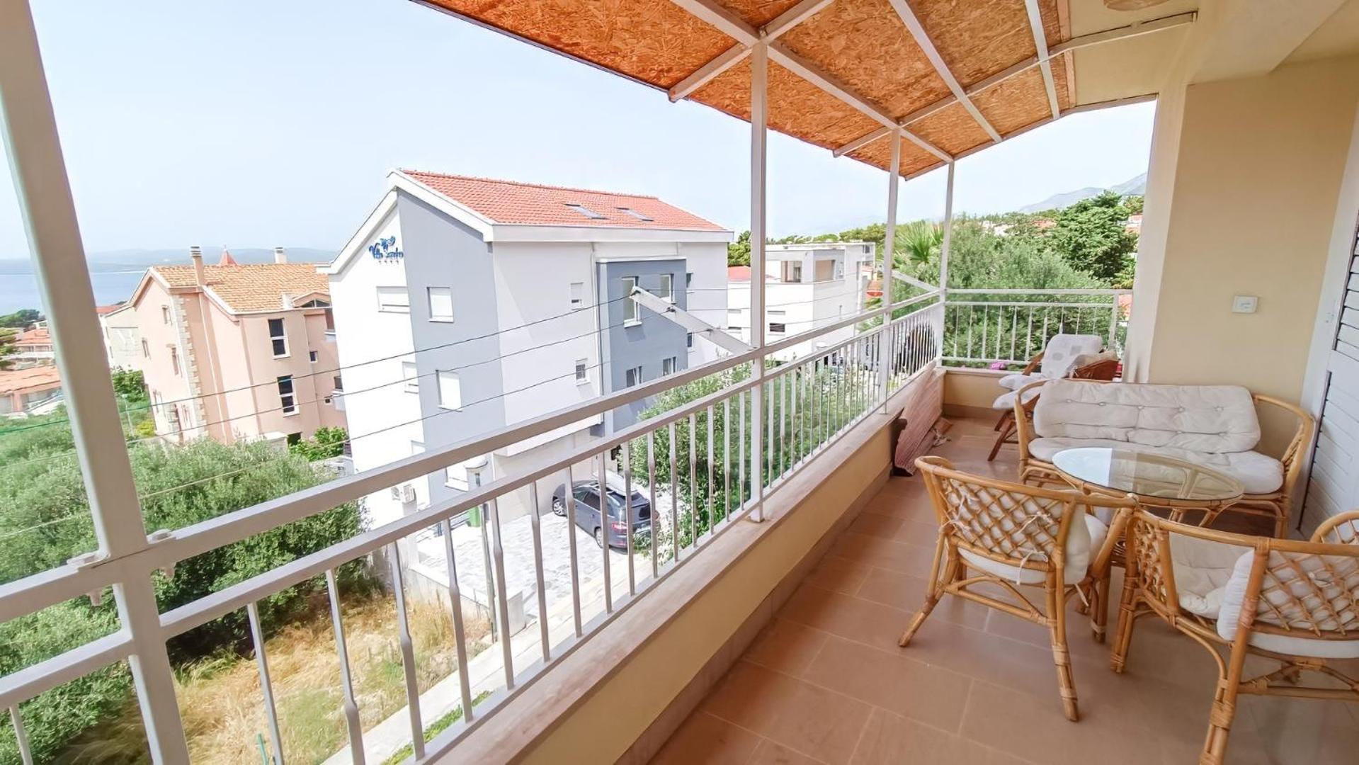 Apartment Huanita Promajna Bagian luar foto