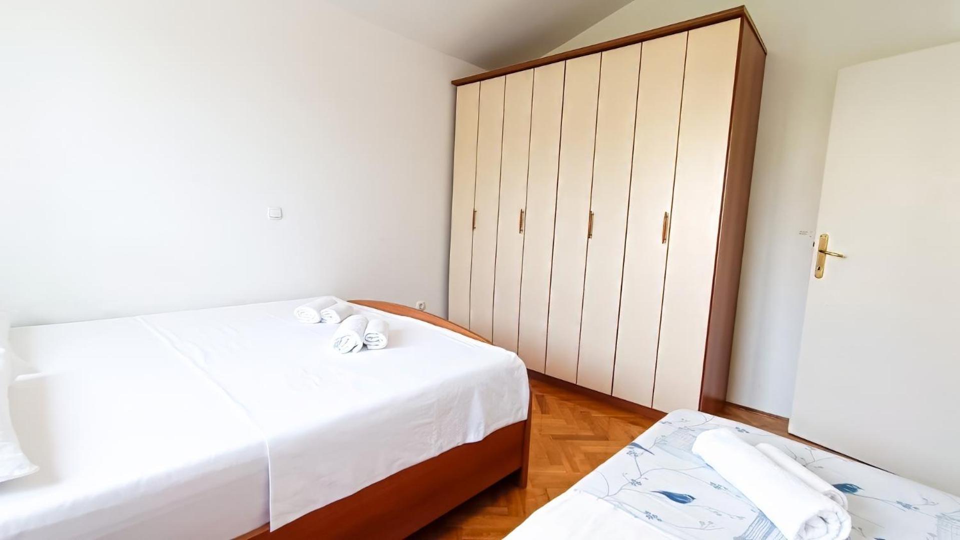 Apartment Huanita Promajna Bagian luar foto