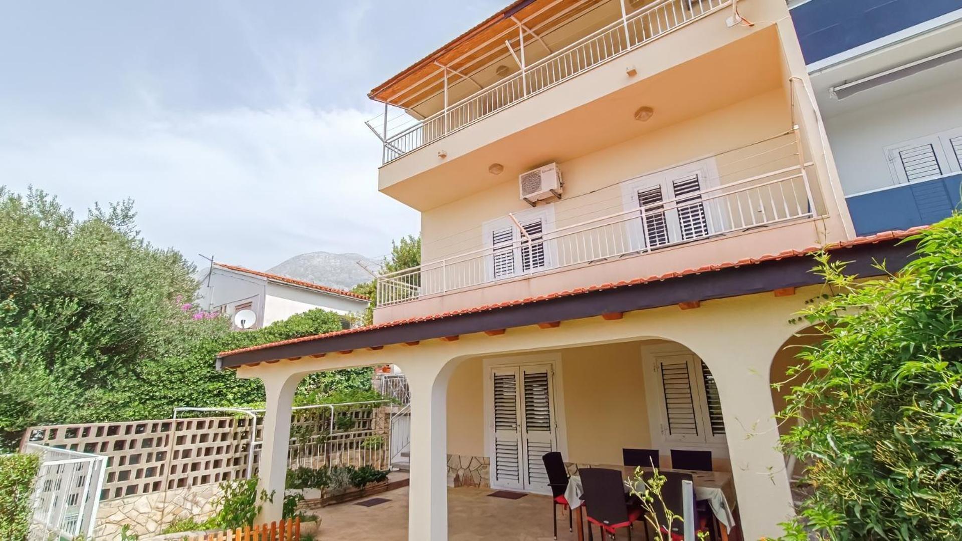Apartment Huanita Promajna Bagian luar foto